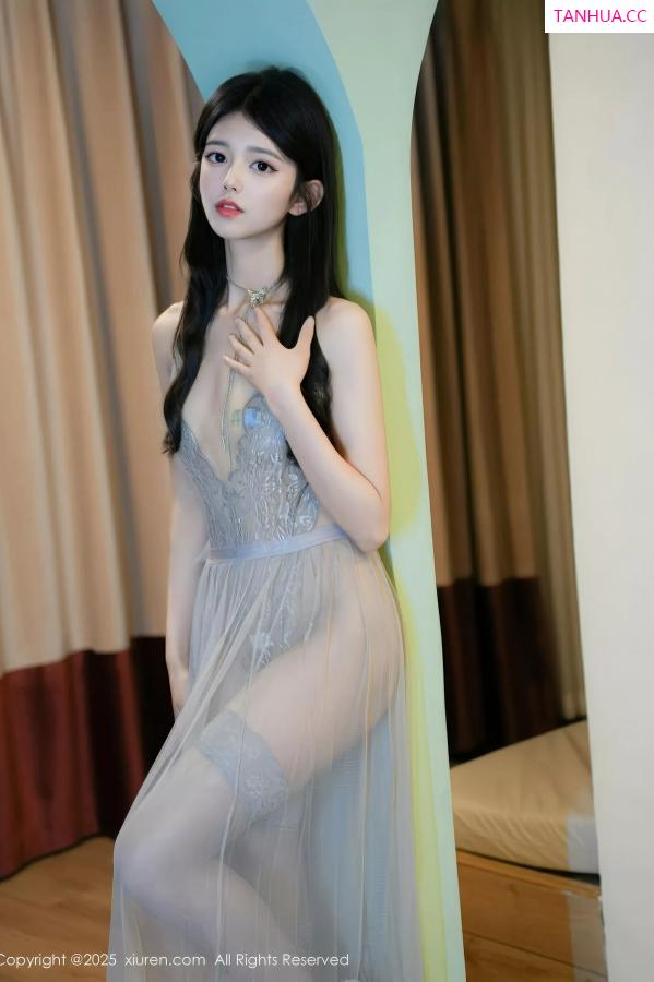 吴佩慈 吴佩慈 [XiuRen]高清写真图 2025.05.28 No.10334 美少女@ 性感长裙第6张图片